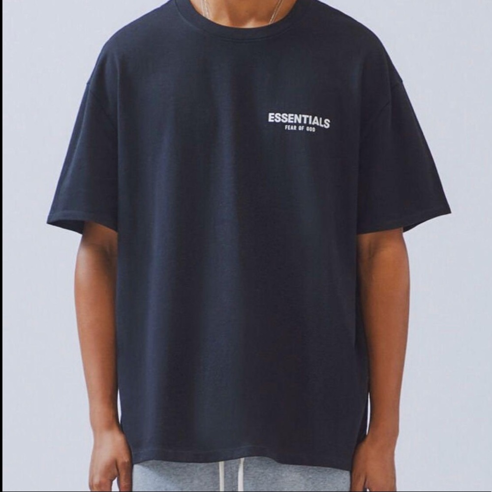 Fear of god essentials boxy logo t shirt - black / small